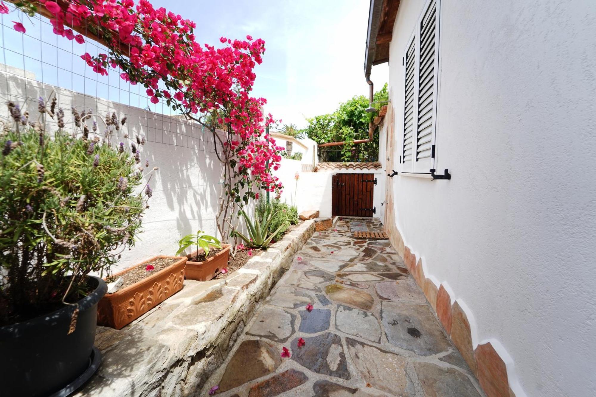 Holiday home Sardinian Cottage, 150m From The Sea, Private Garden